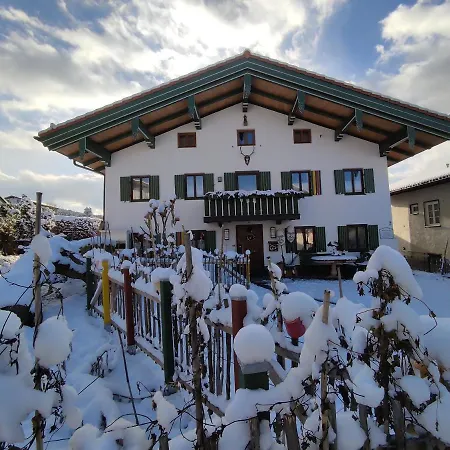 Kuenstlerhaus Weissgerberguetl Marquartstein