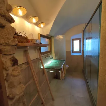 Apartment Kuenstlerhaus Weissgerberguetl