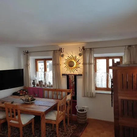 Kuenstlerhaus Weissgerberguetl Apartment Marquartstein