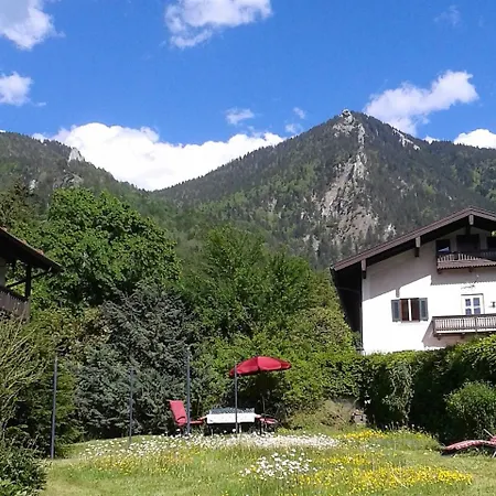 Apartment Kuenstlerhaus Weissgerberguetl Marquartstein